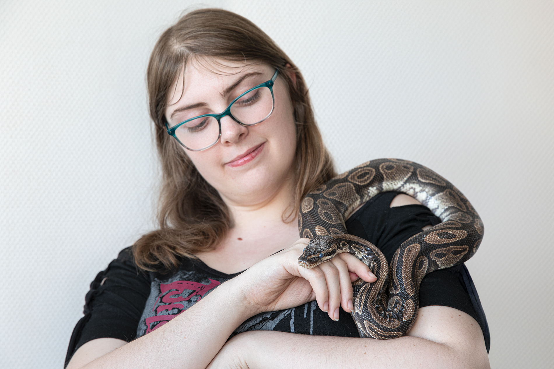 Portrait femme serpent hellemes 59 photographe melody bucci photographe nord pas-de-calais